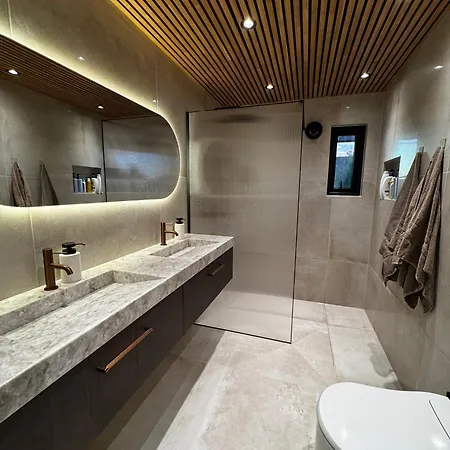 Stort Og Stilfult Hjem Med Attraktiv Beliggenhet Villa *