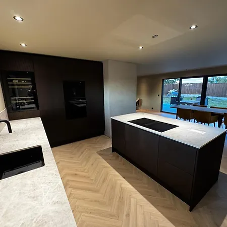 Luxury Retreat With Parking And Garden Stavanger