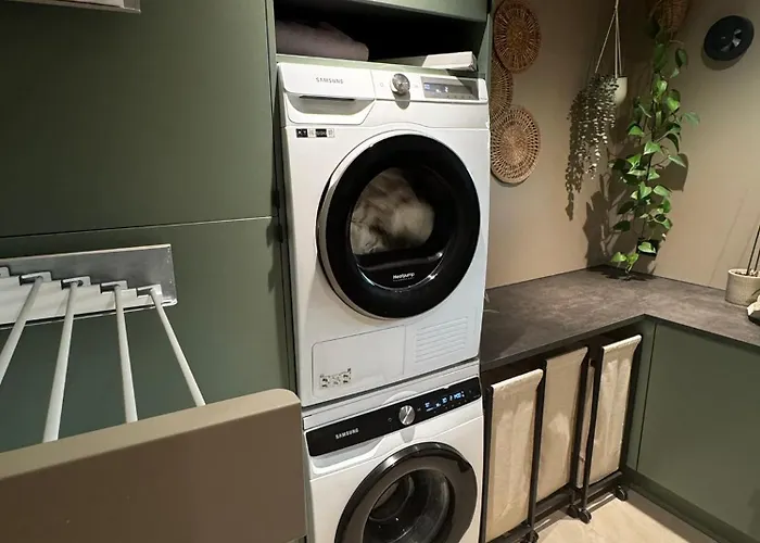 Stort Og Stilfult Hjem Med Attraktiv Beliggenhet